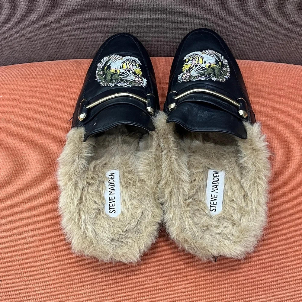 Steve Madden Black Leather King Tiger Embroidered Faux Fur Mule Shoes 9.5 US - Picture 5 of 11